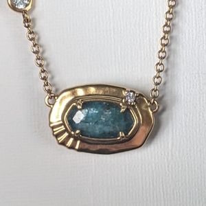 CLOSET SALE!! NWT Kendra Scott Necklace 🌹 Comes with Gift Box !